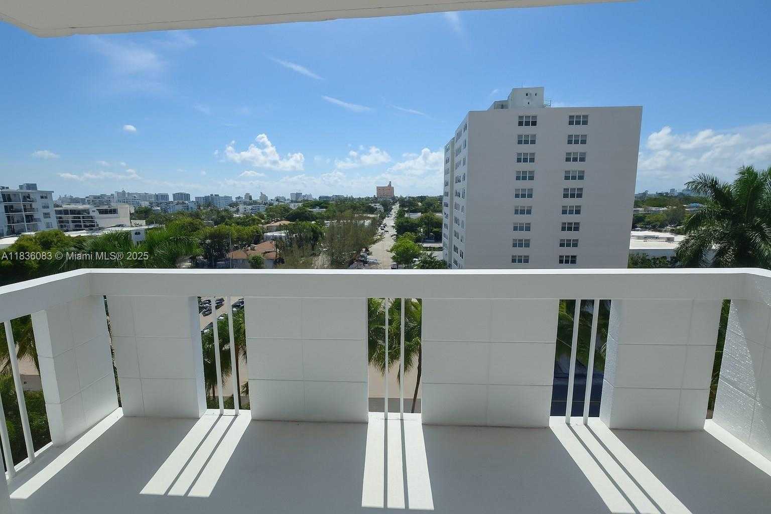 Small Image of 800 EAST WEST AVE #824, Miami Beach Number 10