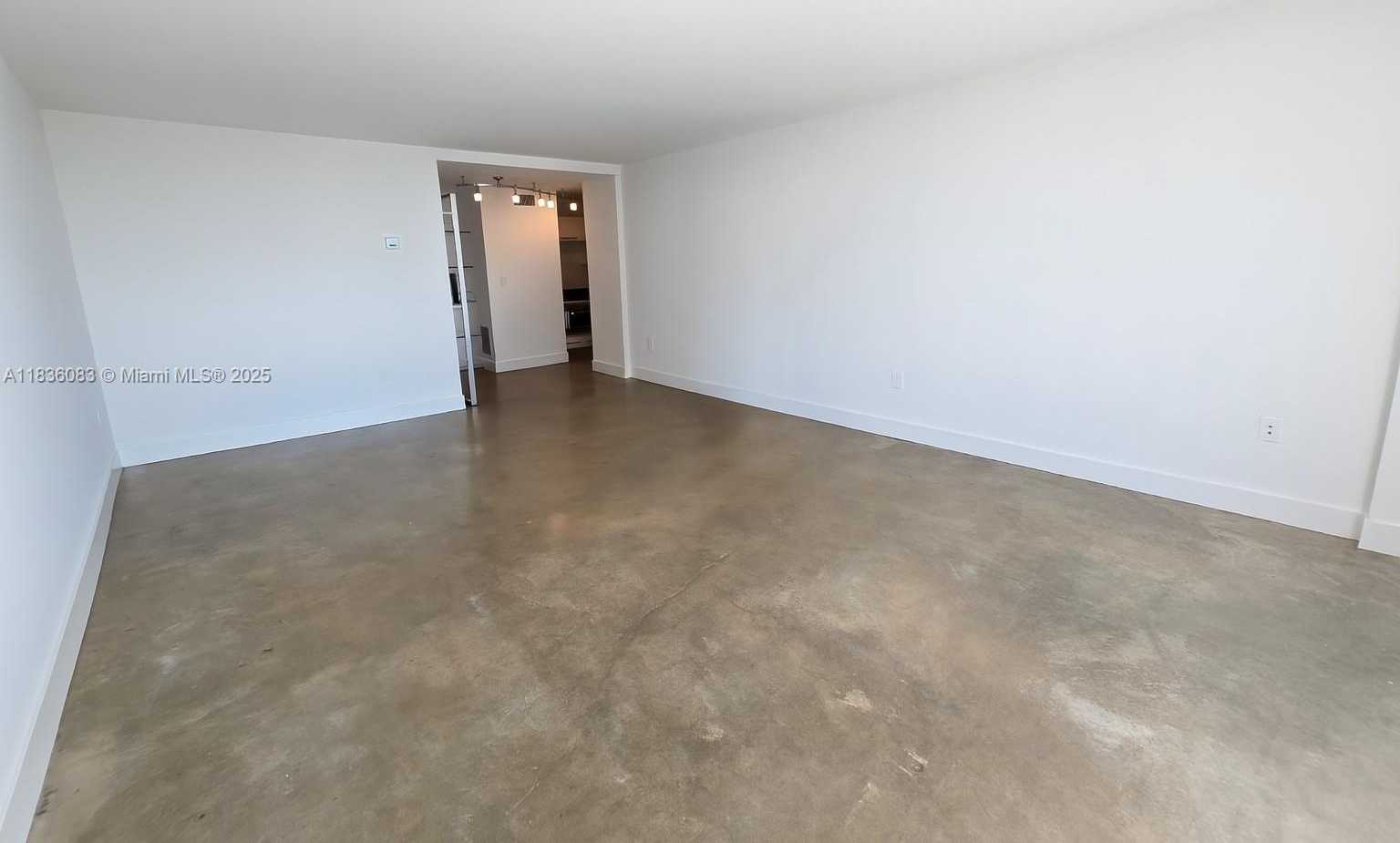 Small Image of 800 EAST WEST AVE #824, Miami Beach Number 4