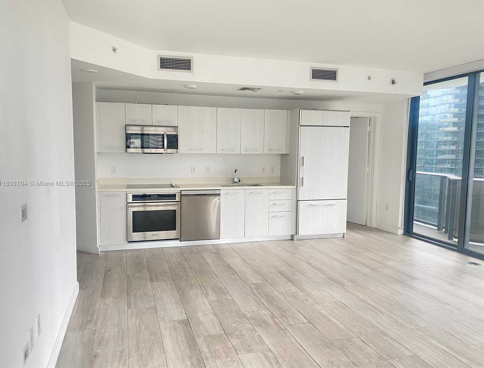 Small Image of Miami Number 12