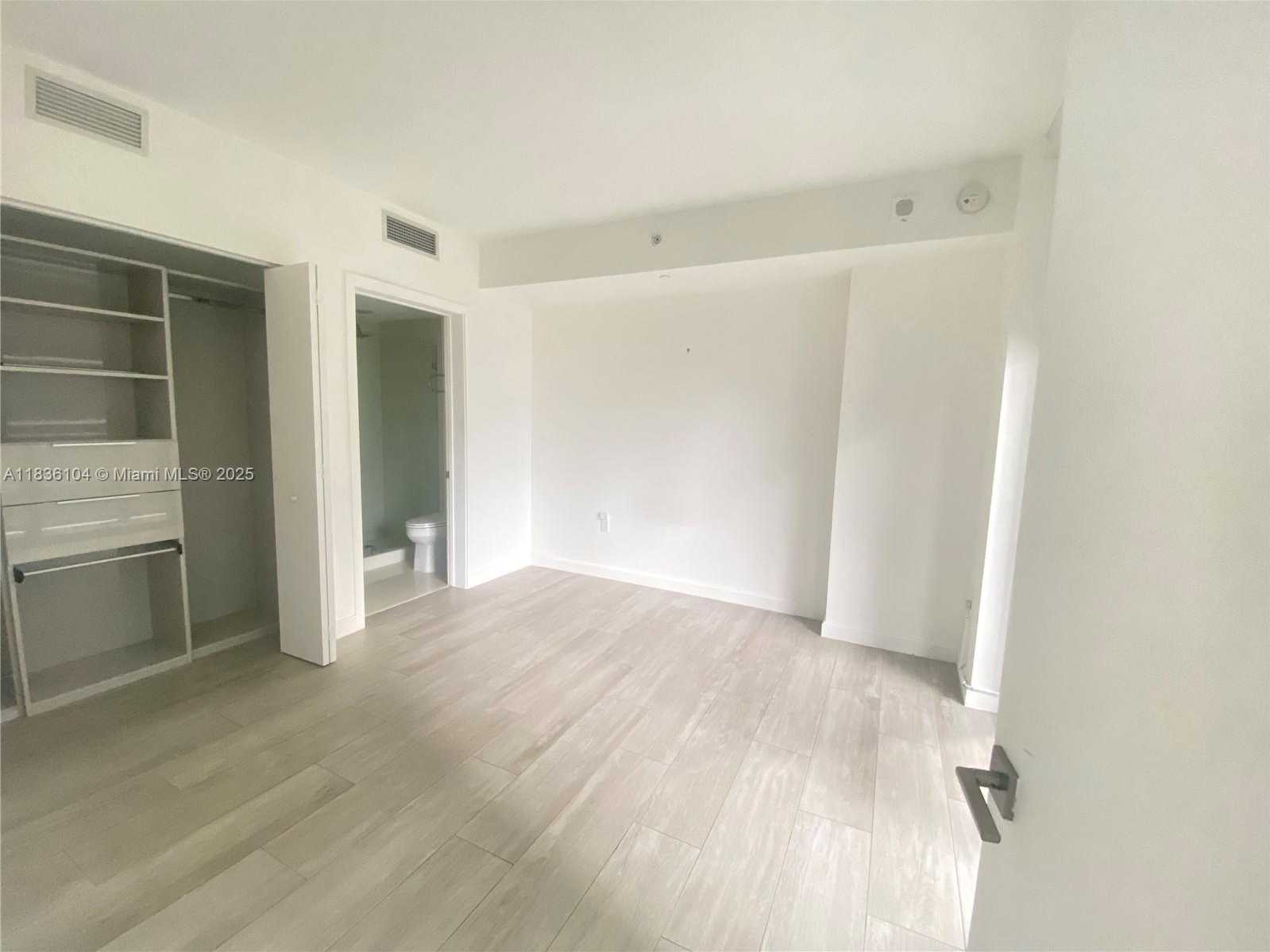 Small Image of Miami Number 13