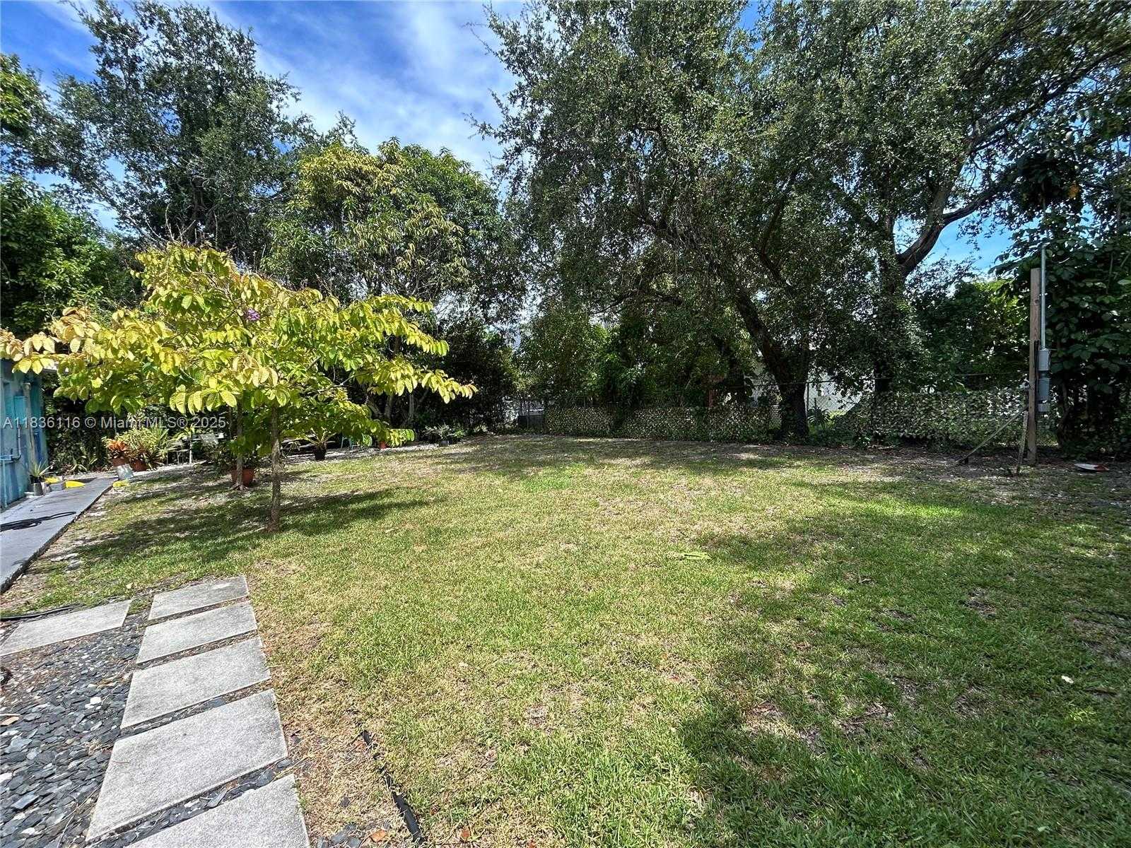 Small Image of 110 NORTH EAST 56TH ST #114, Miami Number 16