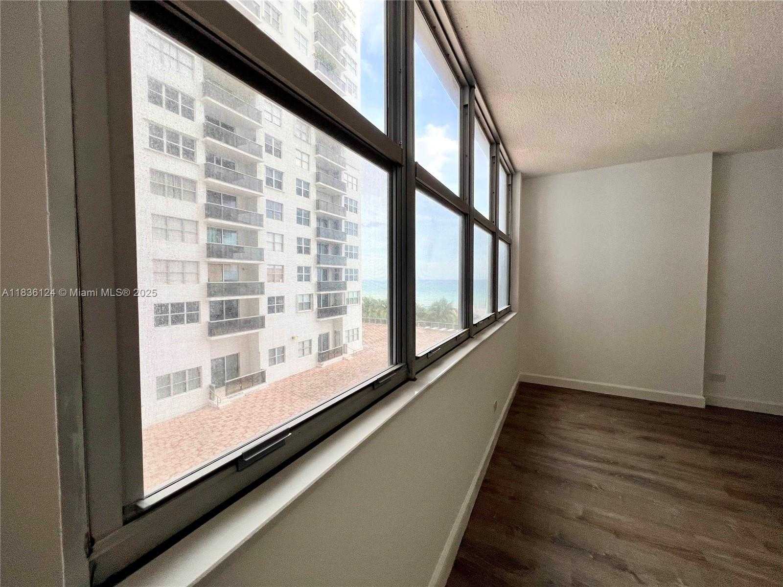 Small Image of 6039 COLLINS AVE #512, Miami Beach Number 12