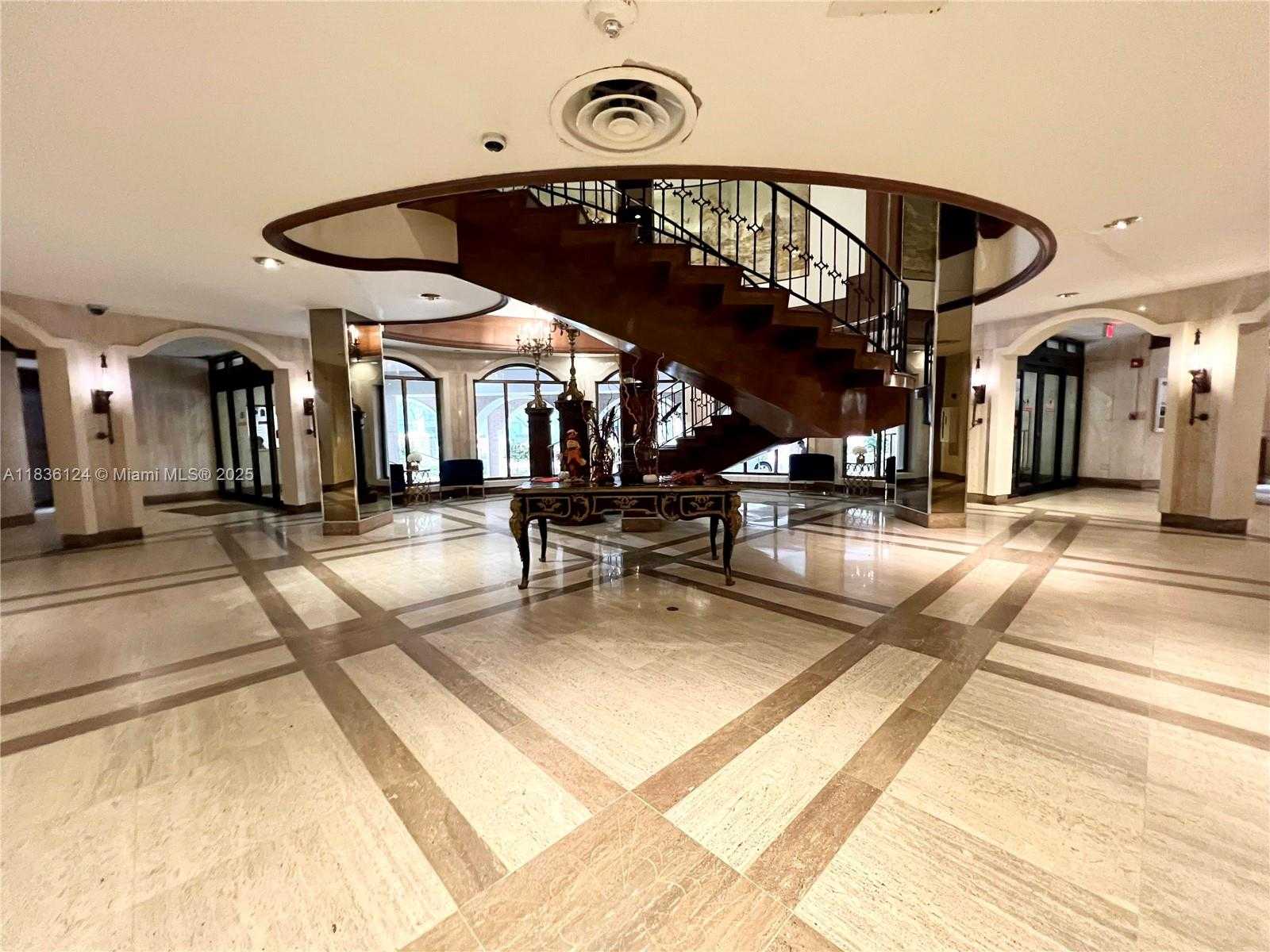 Small Image of 6039 COLLINS AVE #512, Miami Beach Number 19