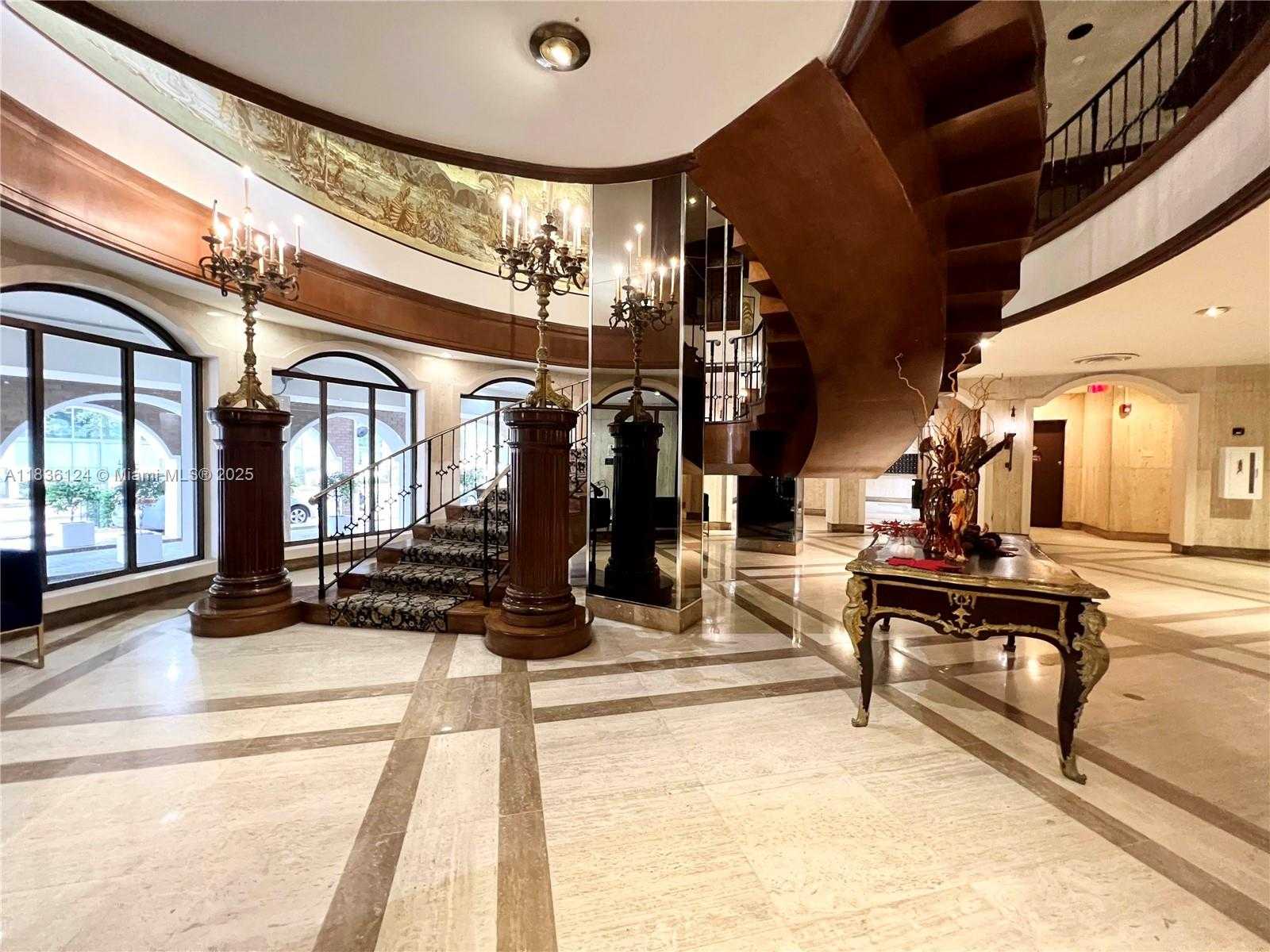 Small Image of 6039 COLLINS AVE #512, Miami Beach Number 20