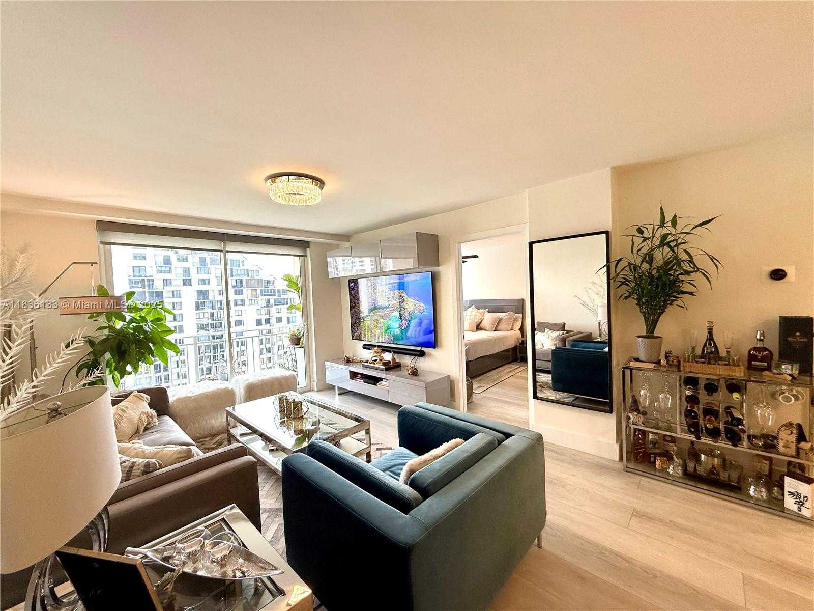 Small Image of 770 CLAUGHTON ISLAND DR #1503, Miami Number 13
