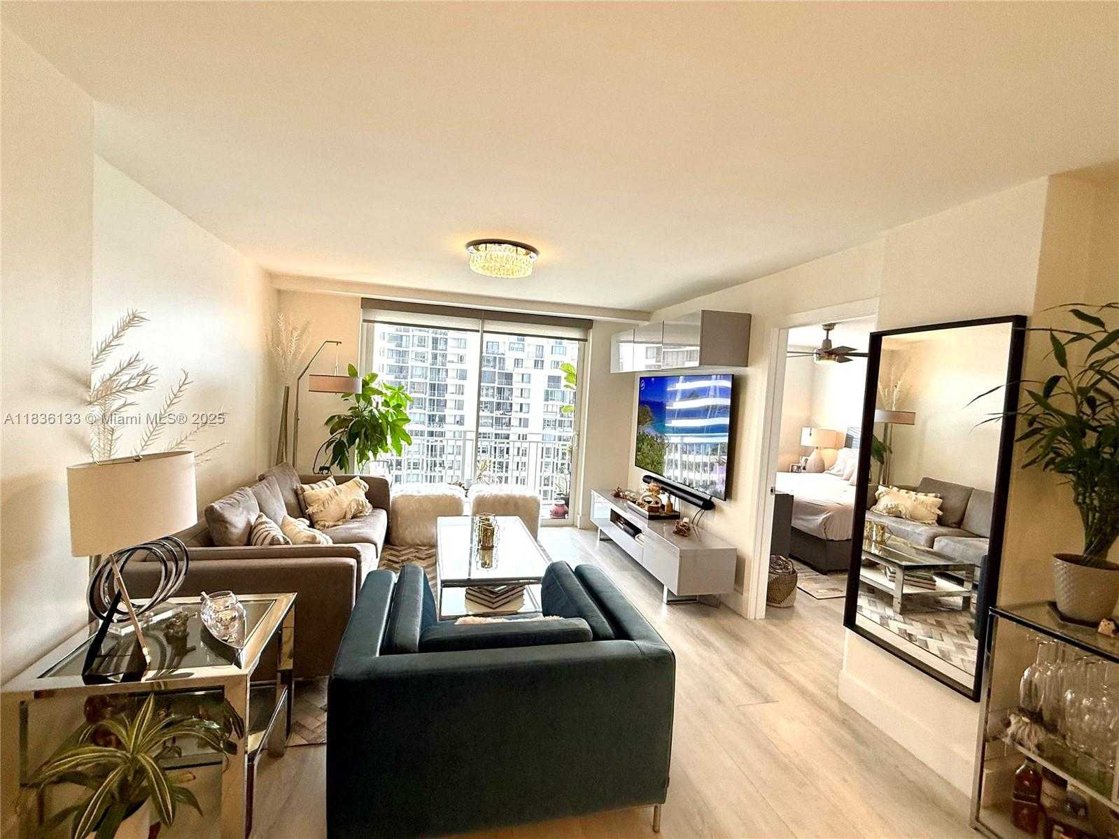 Small Image of 770 CLAUGHTON ISLAND DR #1503, Miami Number 15