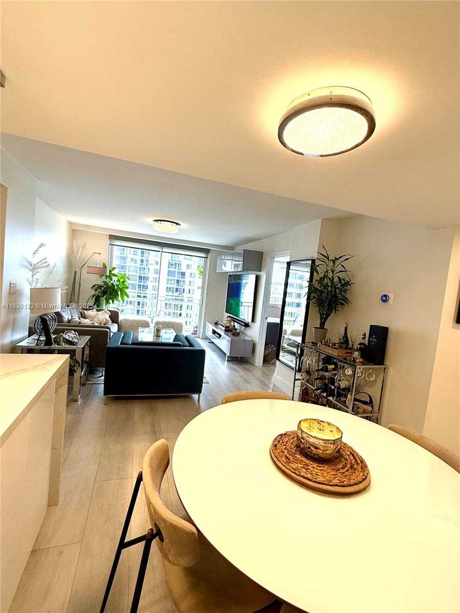 Small Image of 770 CLAUGHTON ISLAND DR #1503, Miami Number 16