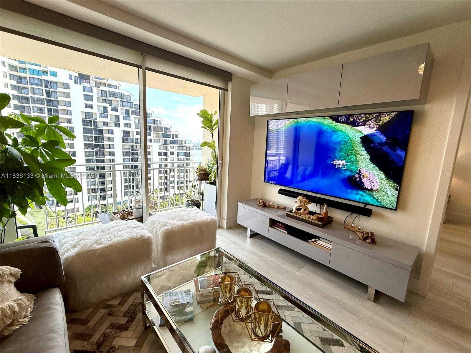 Small Image of 770 CLAUGHTON ISLAND DR #1503, Miami Number 18