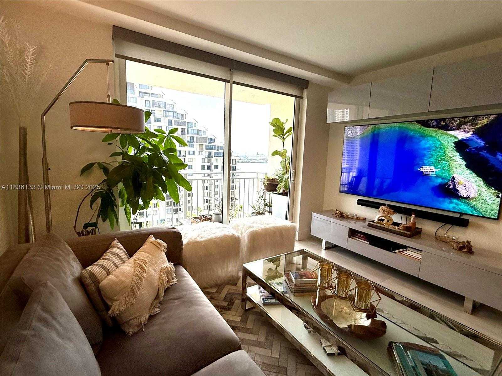 Small Image of 770 CLAUGHTON ISLAND DR #1503, Miami Number 19