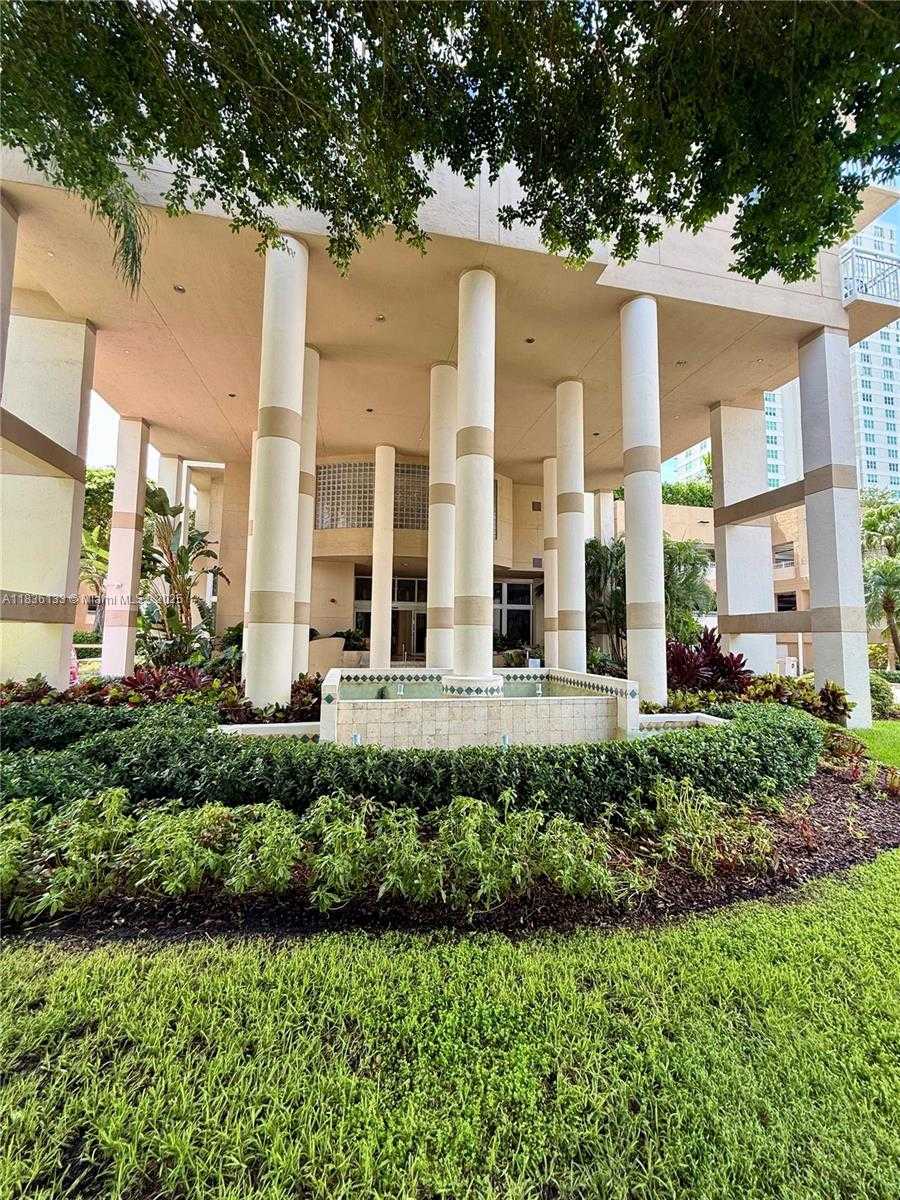 Small Image of 770 CLAUGHTON ISLAND DR #1503, Miami Number 2