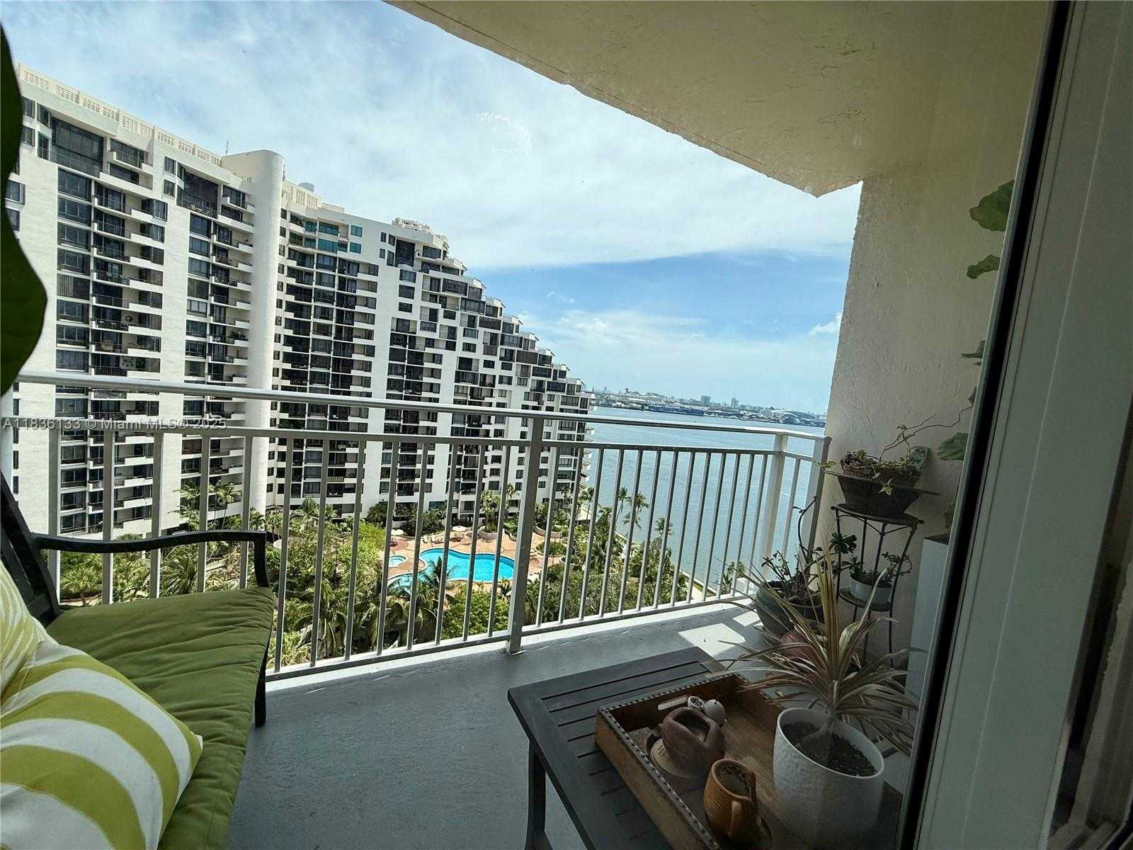 Small Image of 770 CLAUGHTON ISLAND DR #1503, Miami Number 20