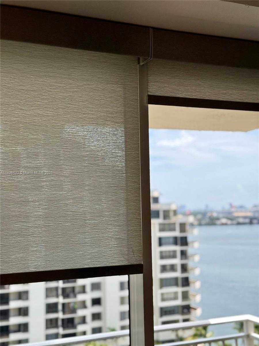 Small Image of 770 CLAUGHTON ISLAND DR #1503, Miami Number 22