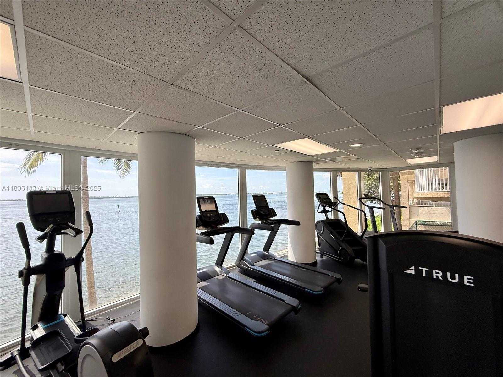 Small Image of 770 CLAUGHTON ISLAND DR #1503, Miami Number 36