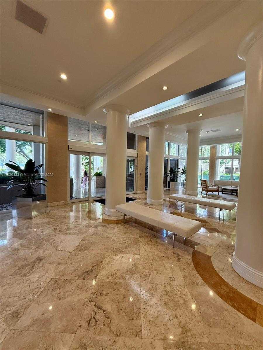Small Image of 770 CLAUGHTON ISLAND DR #1503, Miami Number 4