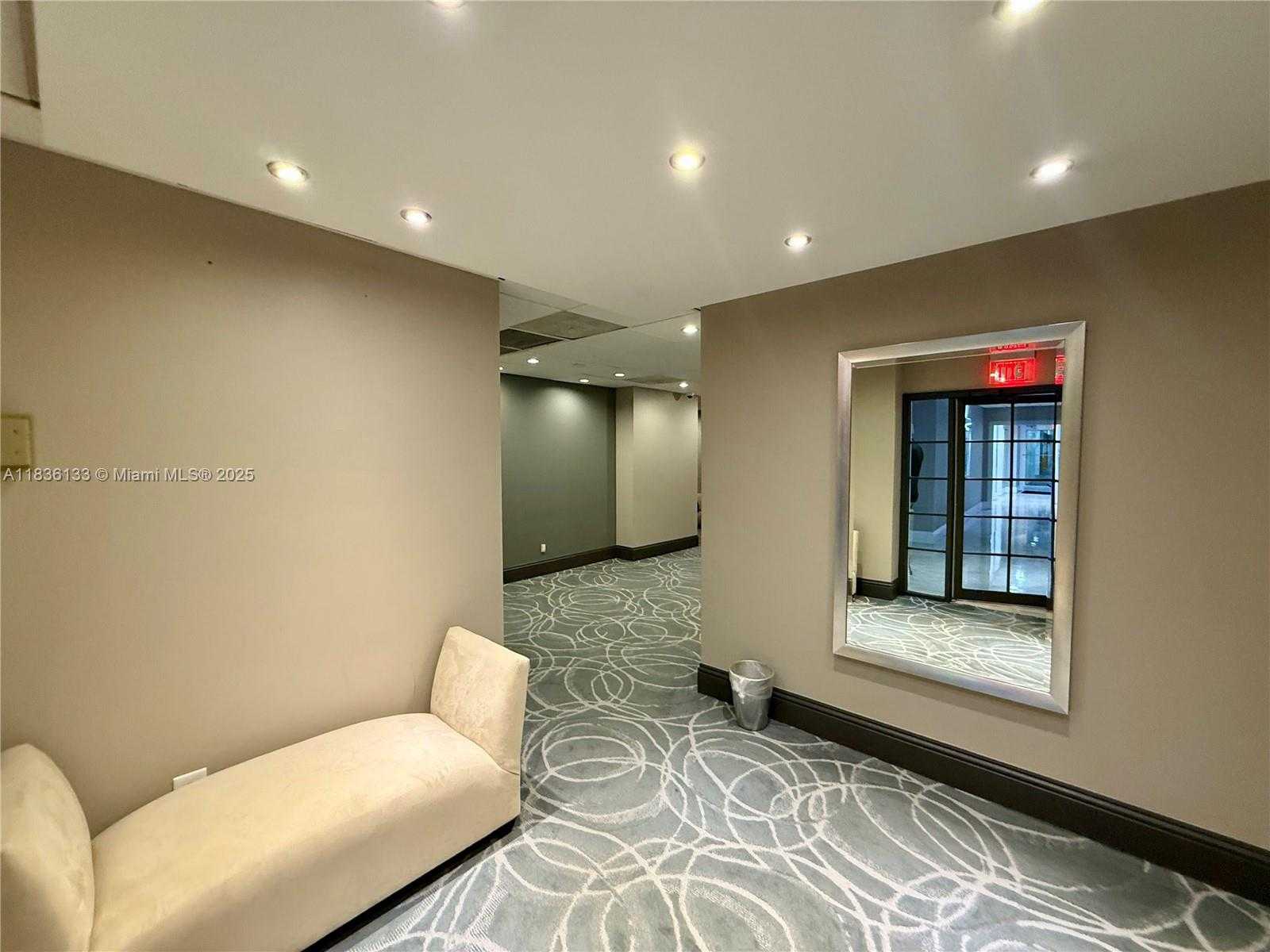 Small Image of 770 CLAUGHTON ISLAND DR #1503, Miami Number 41