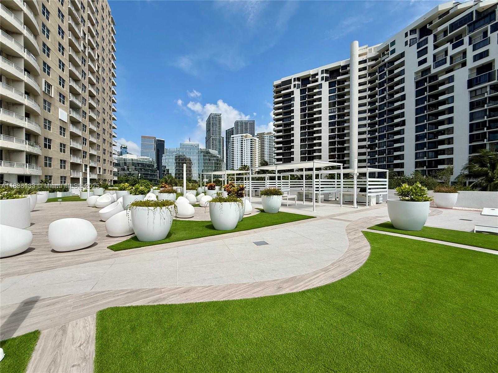 Small Image of 770 CLAUGHTON ISLAND DR #1503, Miami Number 48