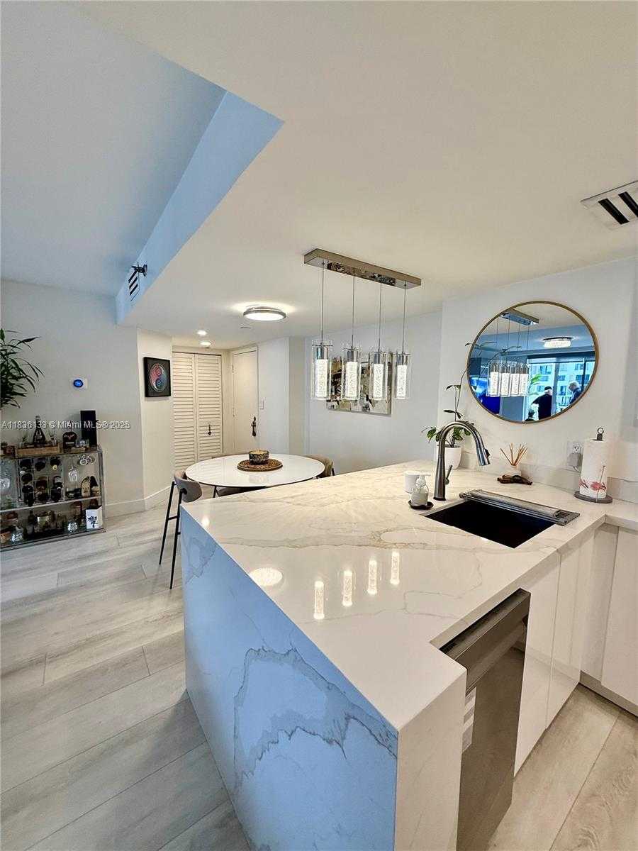 Small Image of 770 CLAUGHTON ISLAND DR #1503, Miami Number 5