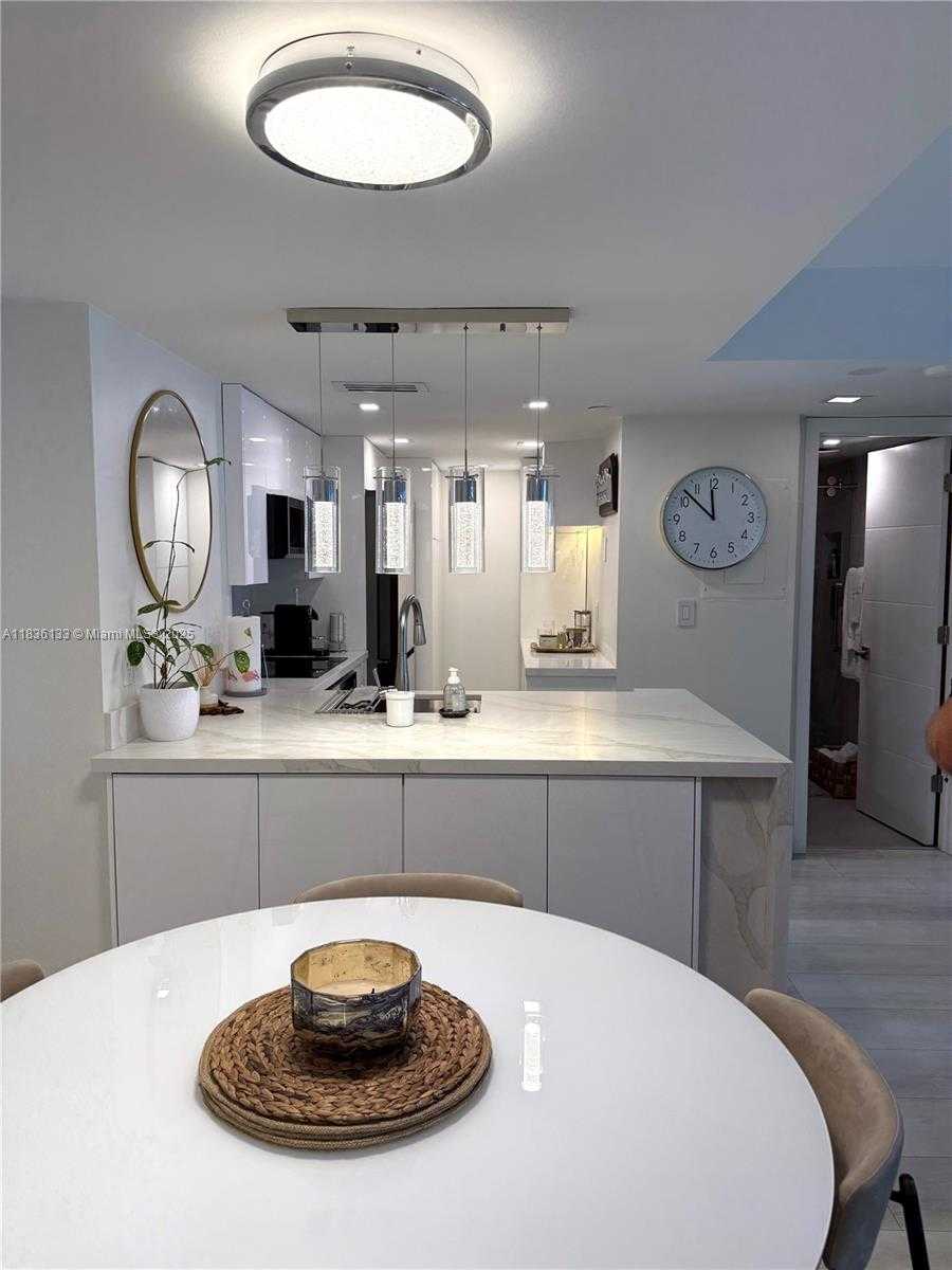 Small Image of 770 CLAUGHTON ISLAND DR #1503, Miami Number 6