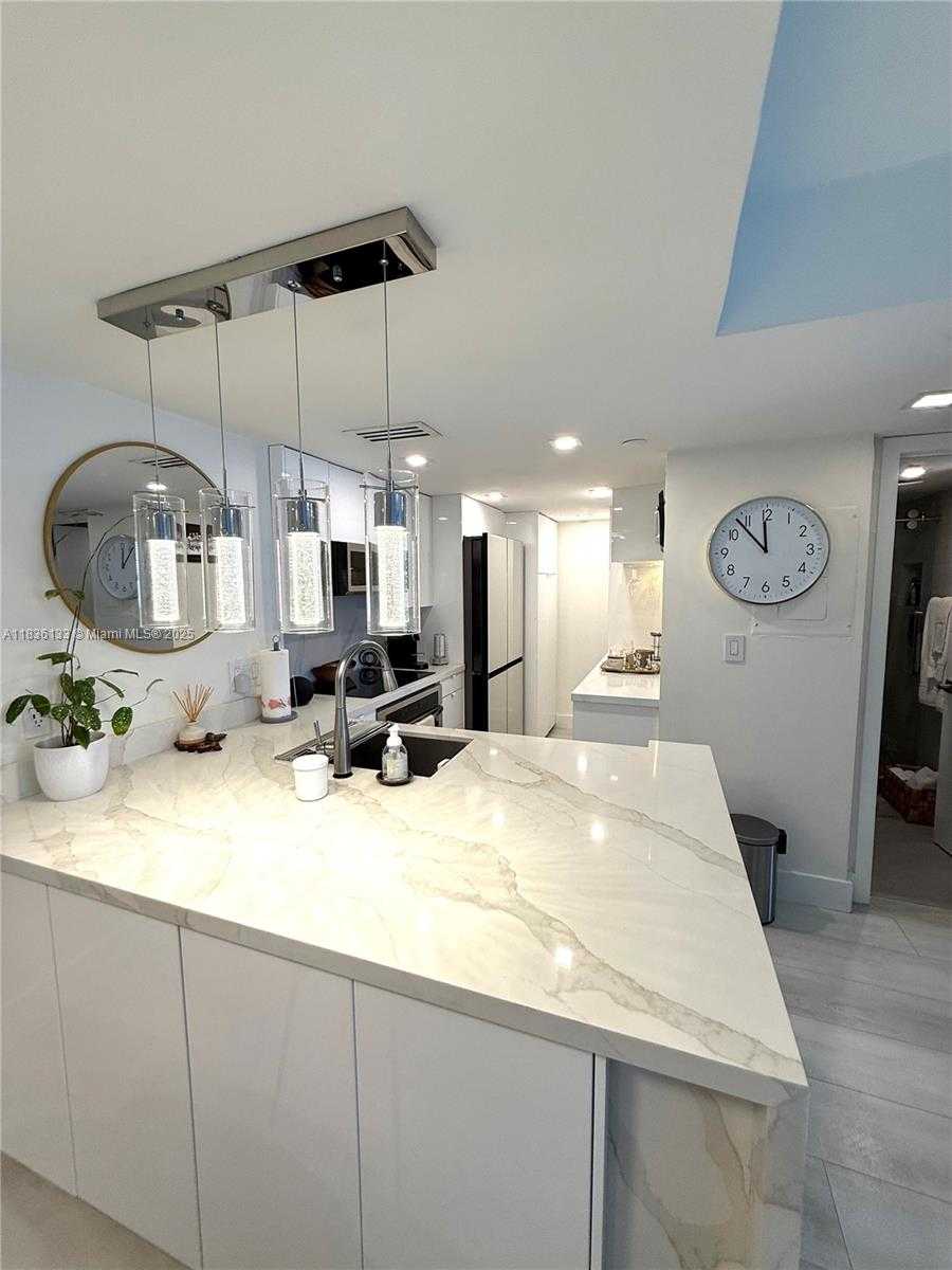 Small Image of 770 CLAUGHTON ISLAND DR #1503, Miami Number 8