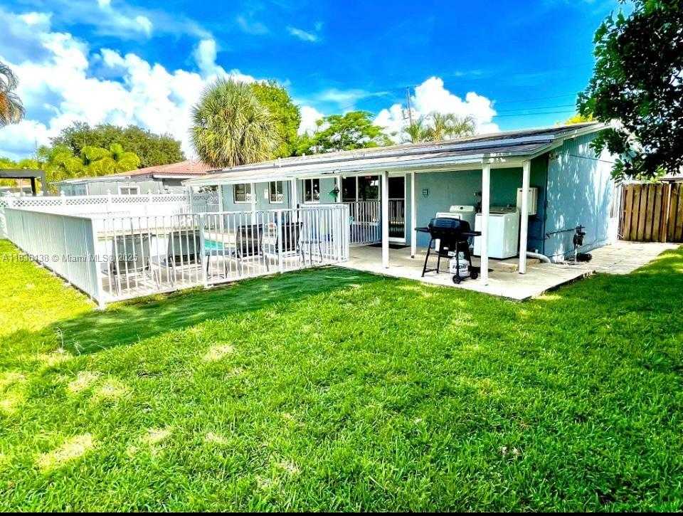 Small Image of 2233 SOUTH EAST 13TH ST #2233, Pompano Beach Number 3