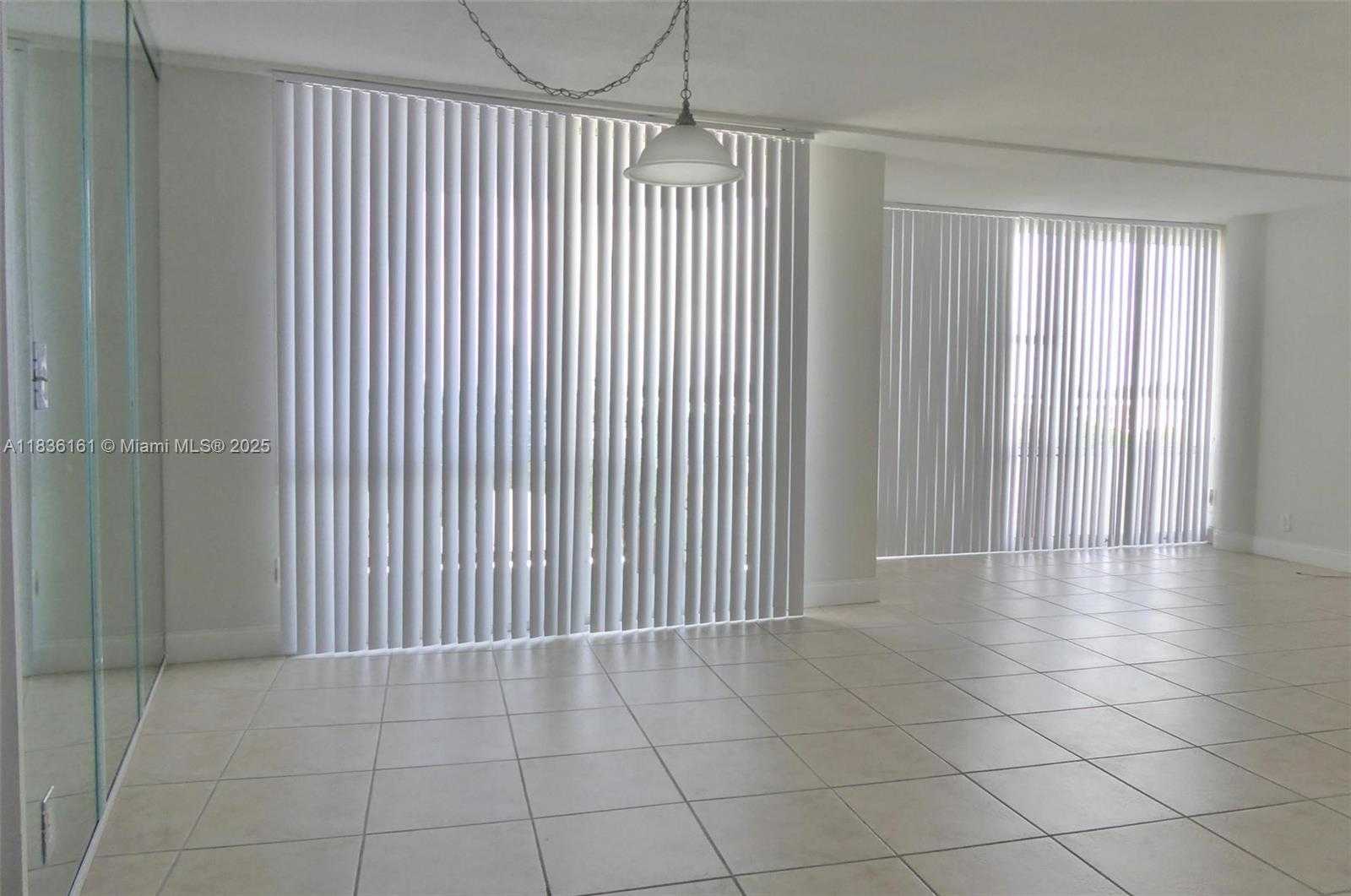 Small Image of 900 BAY DR #521, Miami Beach Number 3