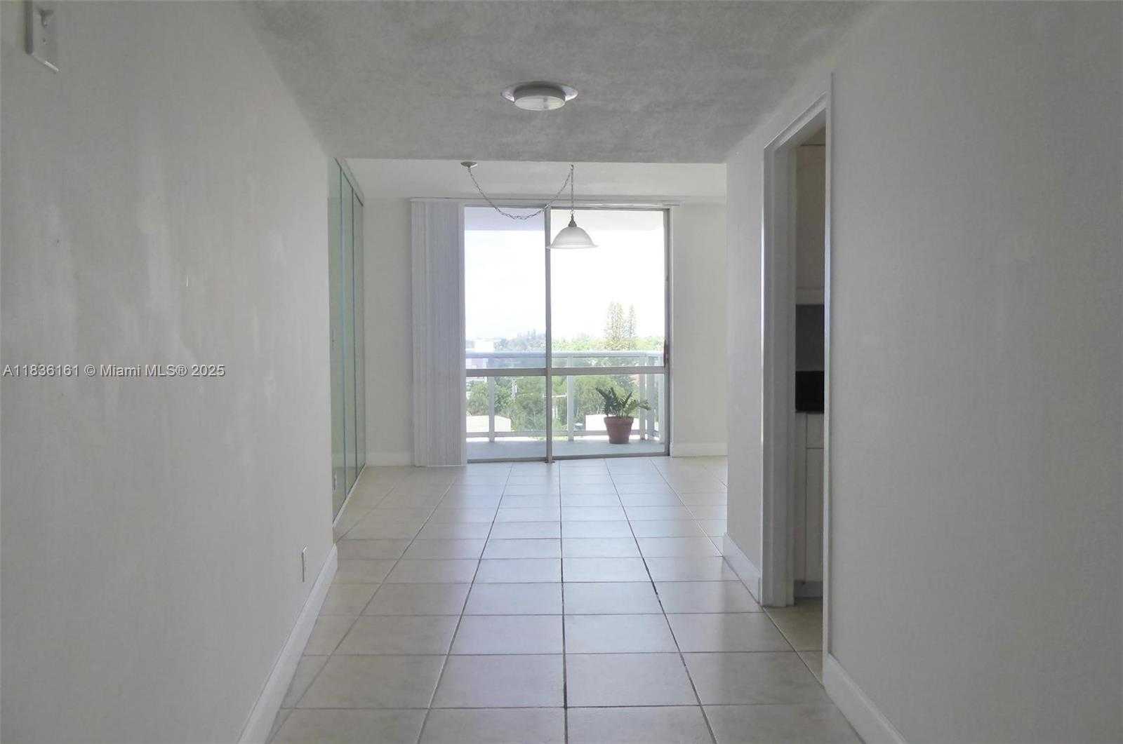 Small Image of 900 BAY DR #521, Miami Beach Number 4
