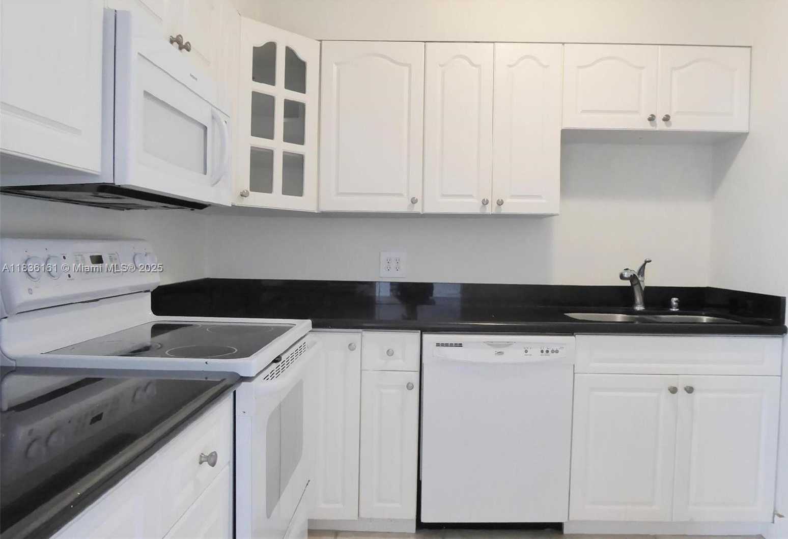 Small Image of 900 BAY DR #521, Miami Beach Number 8
