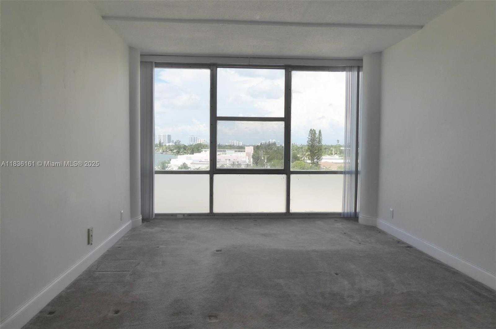 Small Image of 900 BAY DR #521, Miami Beach Number 9
