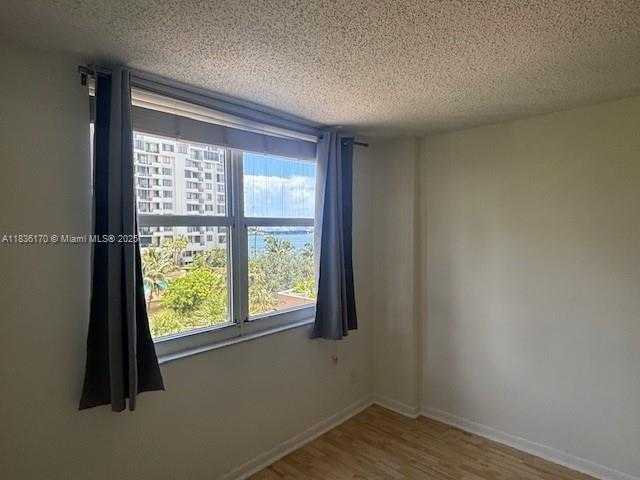 Small Image of 770 CLAUGHTON ISLAND DR #601, Miami Number 11