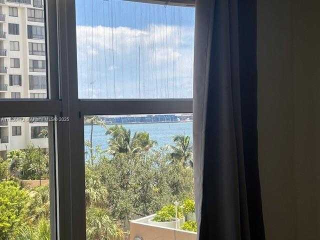 Small Image of 770 CLAUGHTON ISLAND DR #601, Miami Number 12