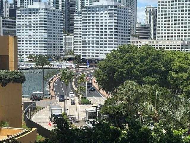Small Image of 770 CLAUGHTON ISLAND DR #601, Miami Number 16