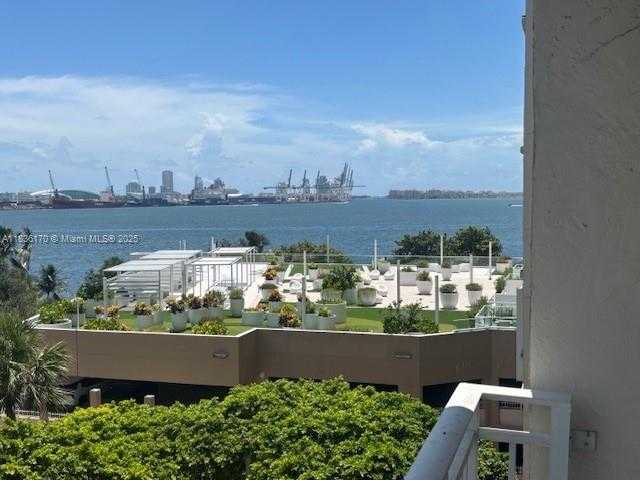 Small Image of 770 CLAUGHTON ISLAND DR #601, Miami Number 17