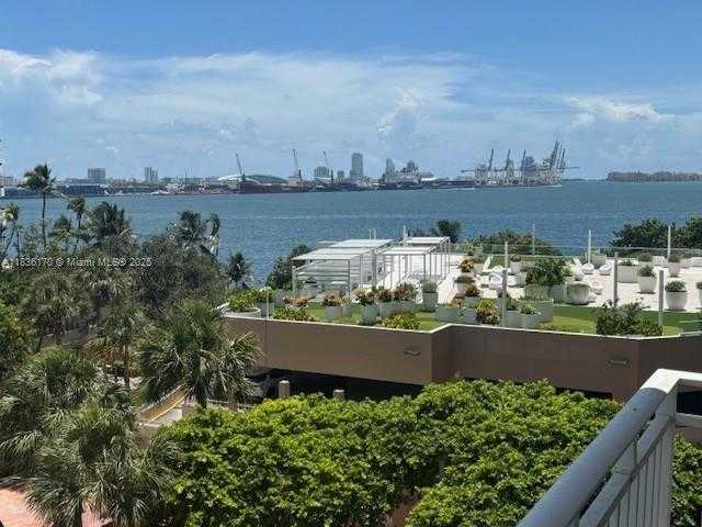 Small Image of 770 CLAUGHTON ISLAND DR #601, Miami Number 18