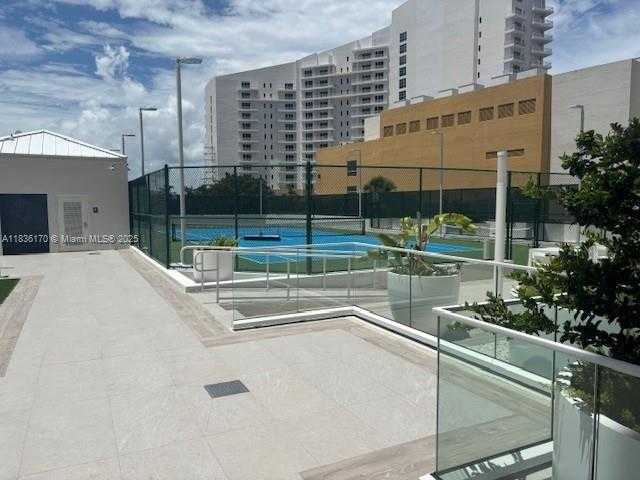 Small Image of 770 CLAUGHTON ISLAND DR #601, Miami Number 23