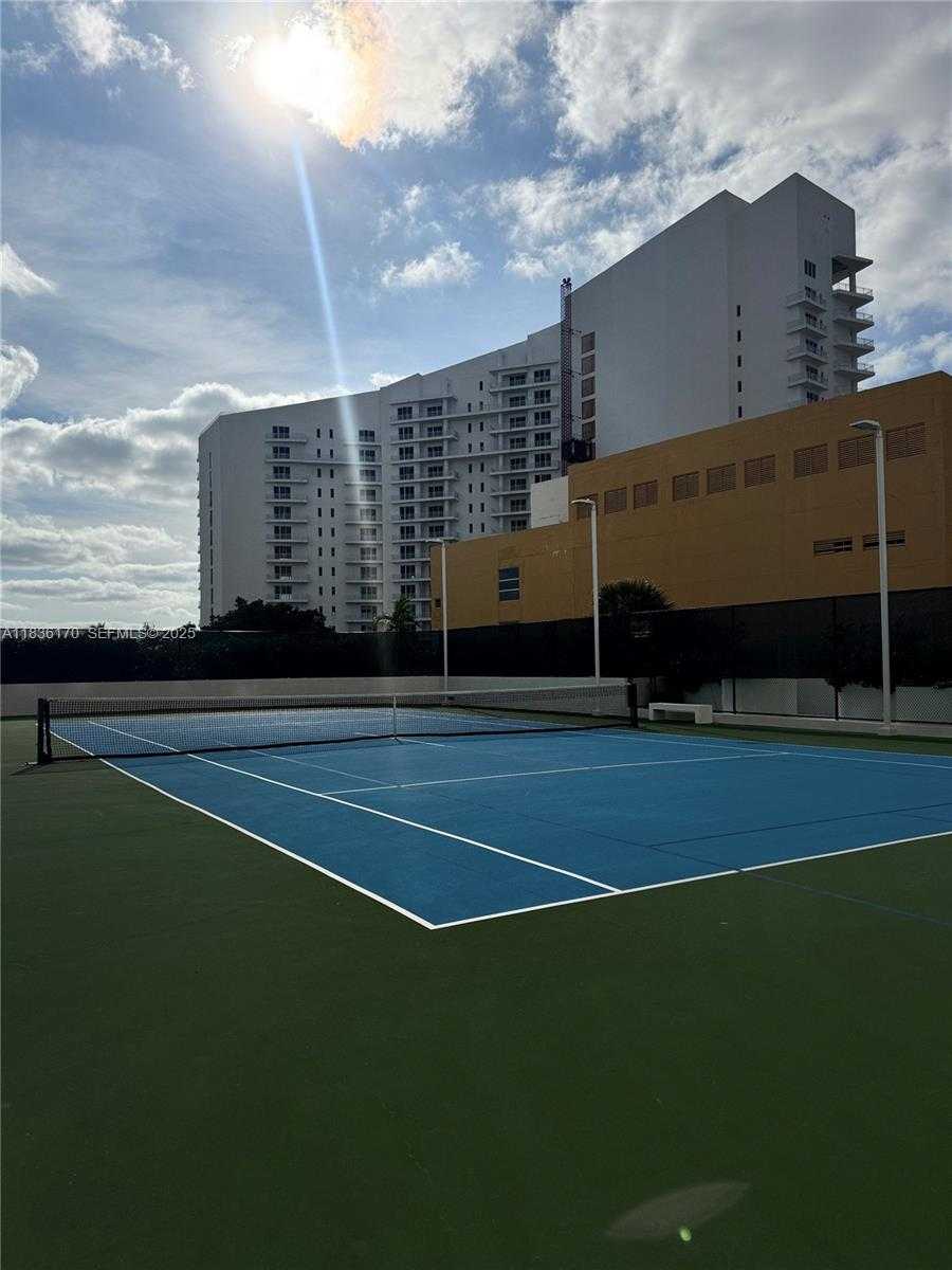 Small Image of 770 CLAUGHTON ISLAND DR #601, Miami Number 31