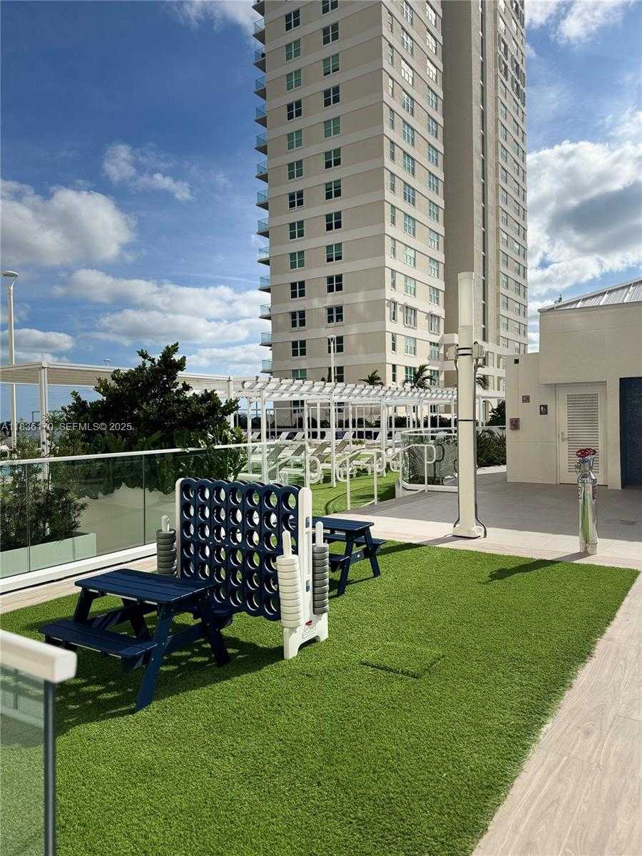 Small Image of 770 CLAUGHTON ISLAND DR #601, Miami Number 34