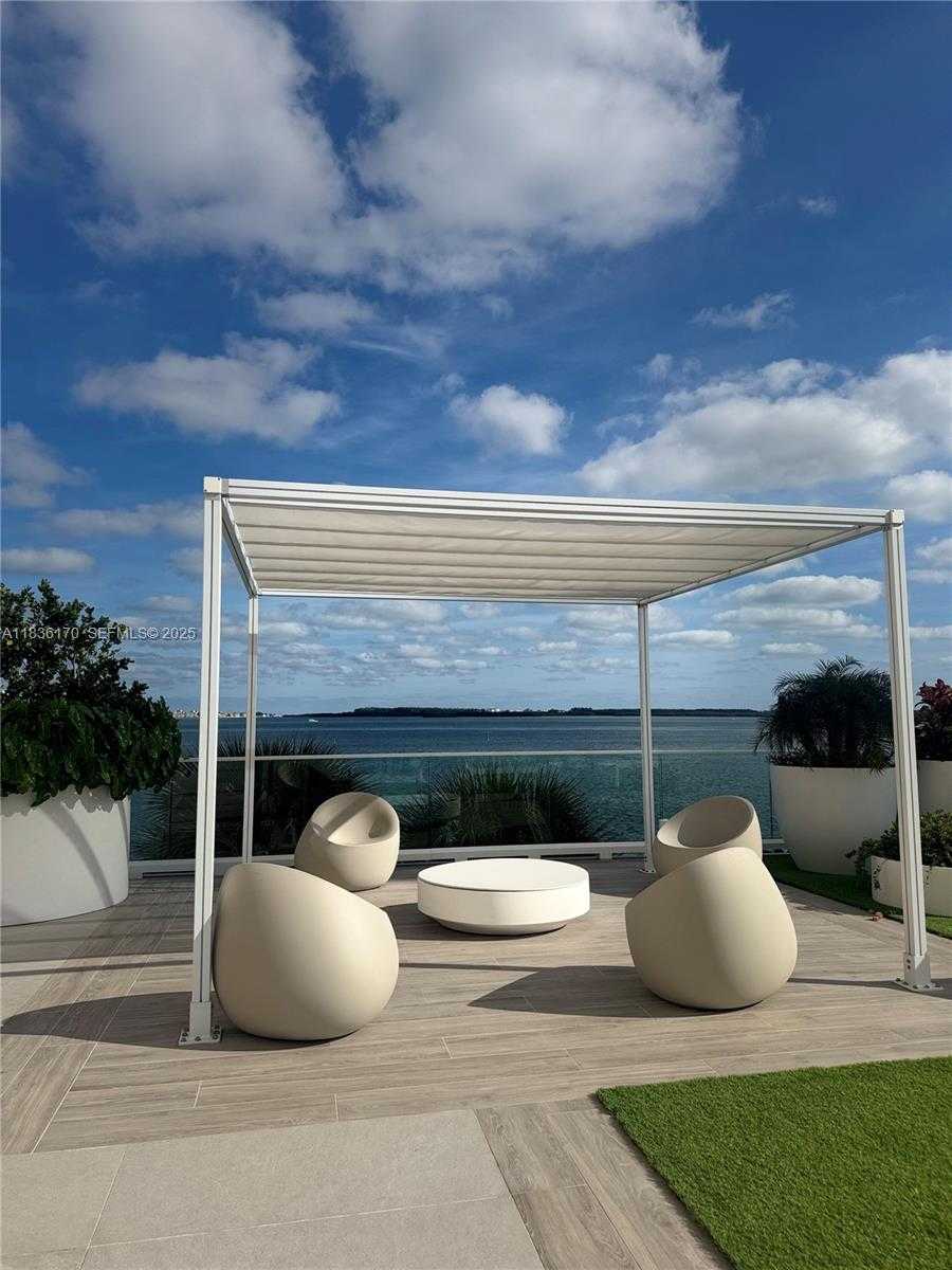 Small Image of 770 CLAUGHTON ISLAND DR #601, Miami Number 37