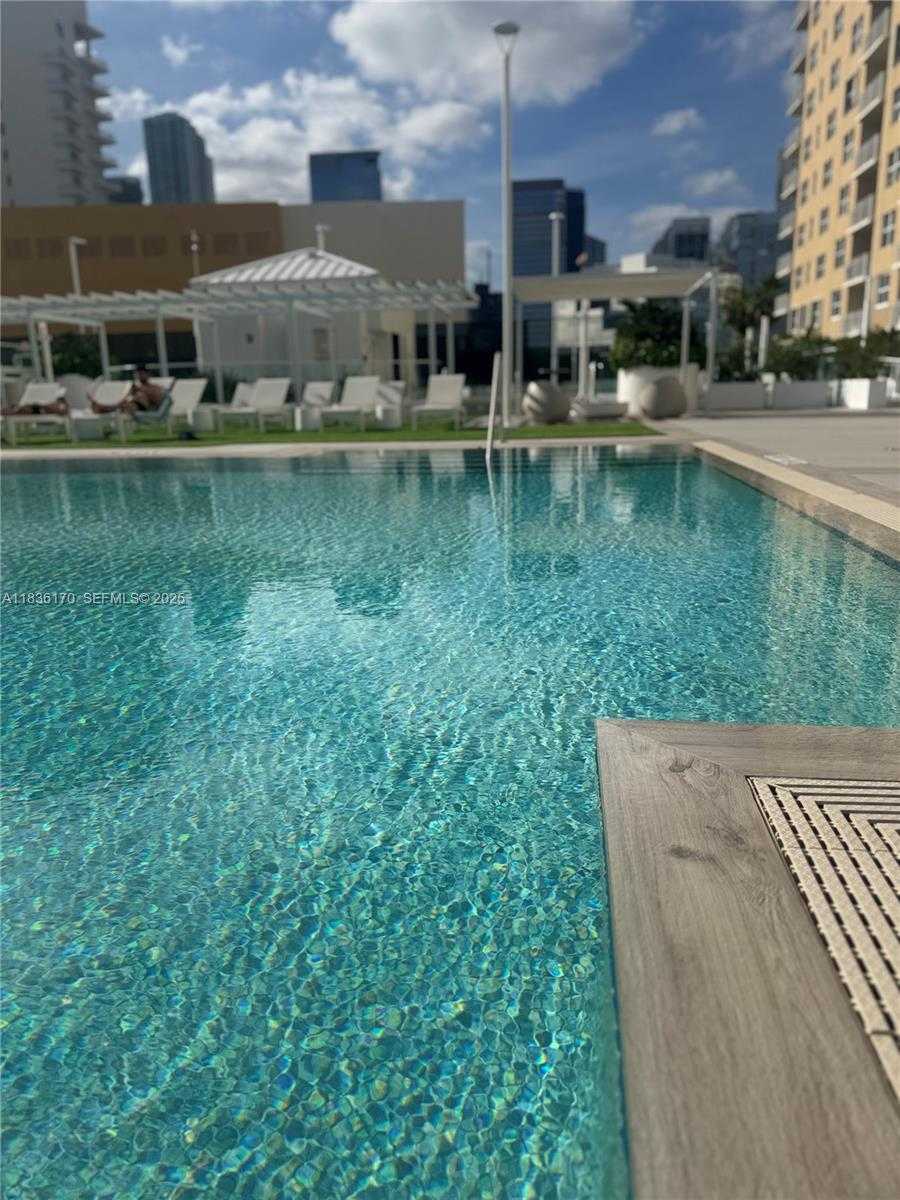 Small Image of 770 CLAUGHTON ISLAND DR #601, Miami Number 39