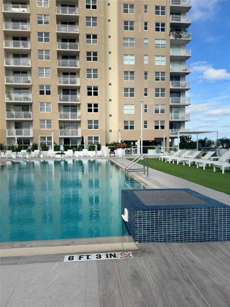 Small Image of 770 CLAUGHTON ISLAND DR #601, Miami Number 44
