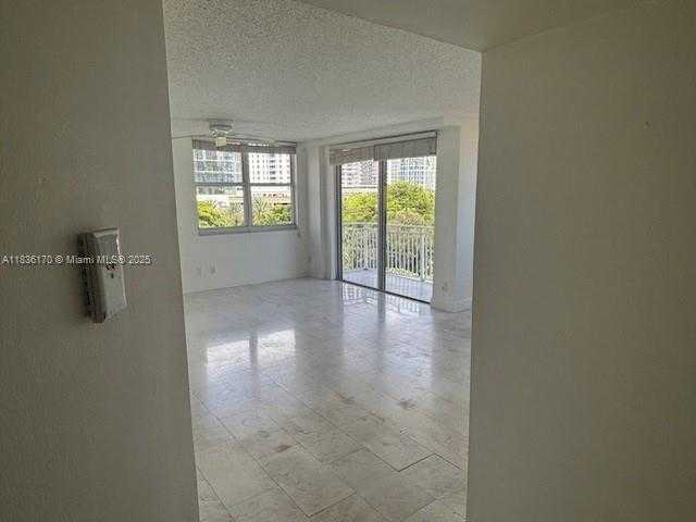 Small Image of 770 CLAUGHTON ISLAND DR #601, Miami Number 8