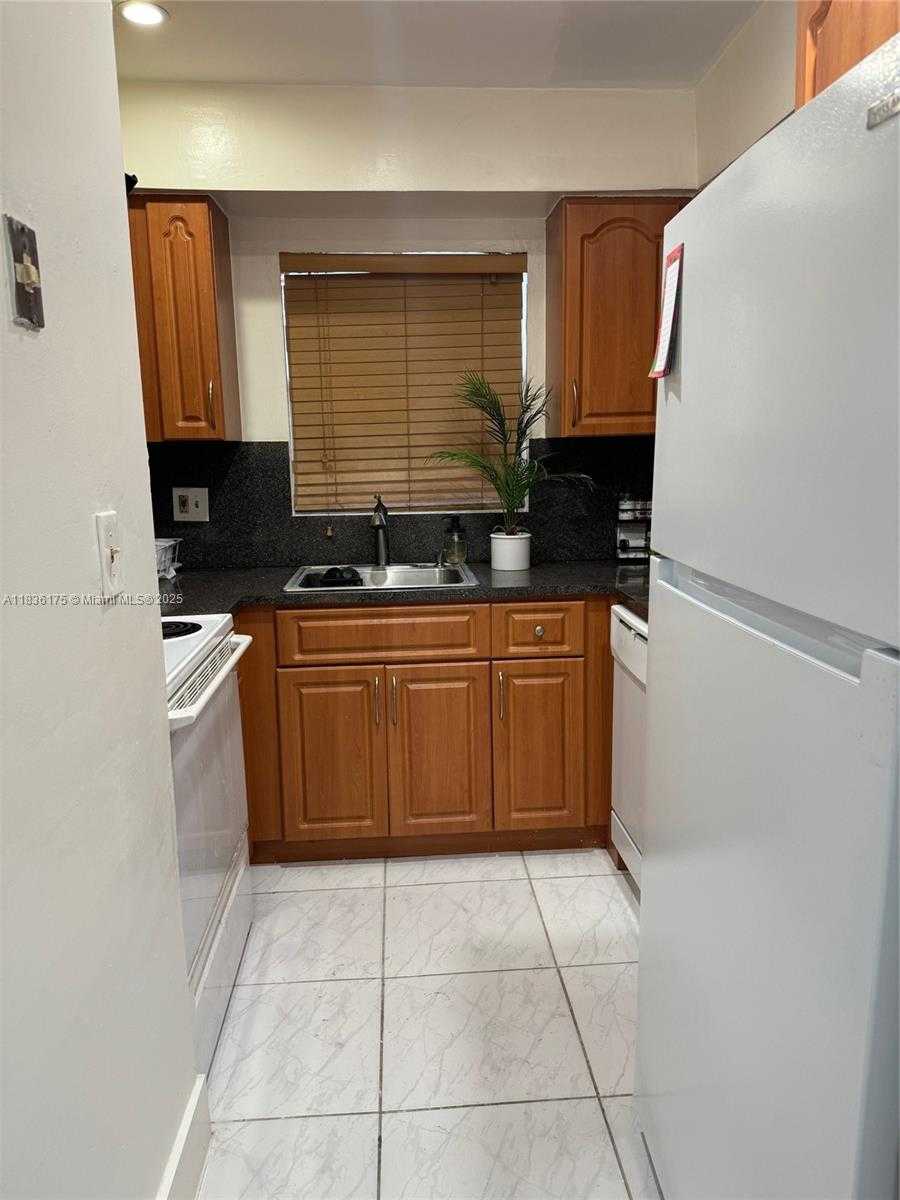 Small Image of 13500 NORTH EAST 3RD CT #109, North Miami Number 12
