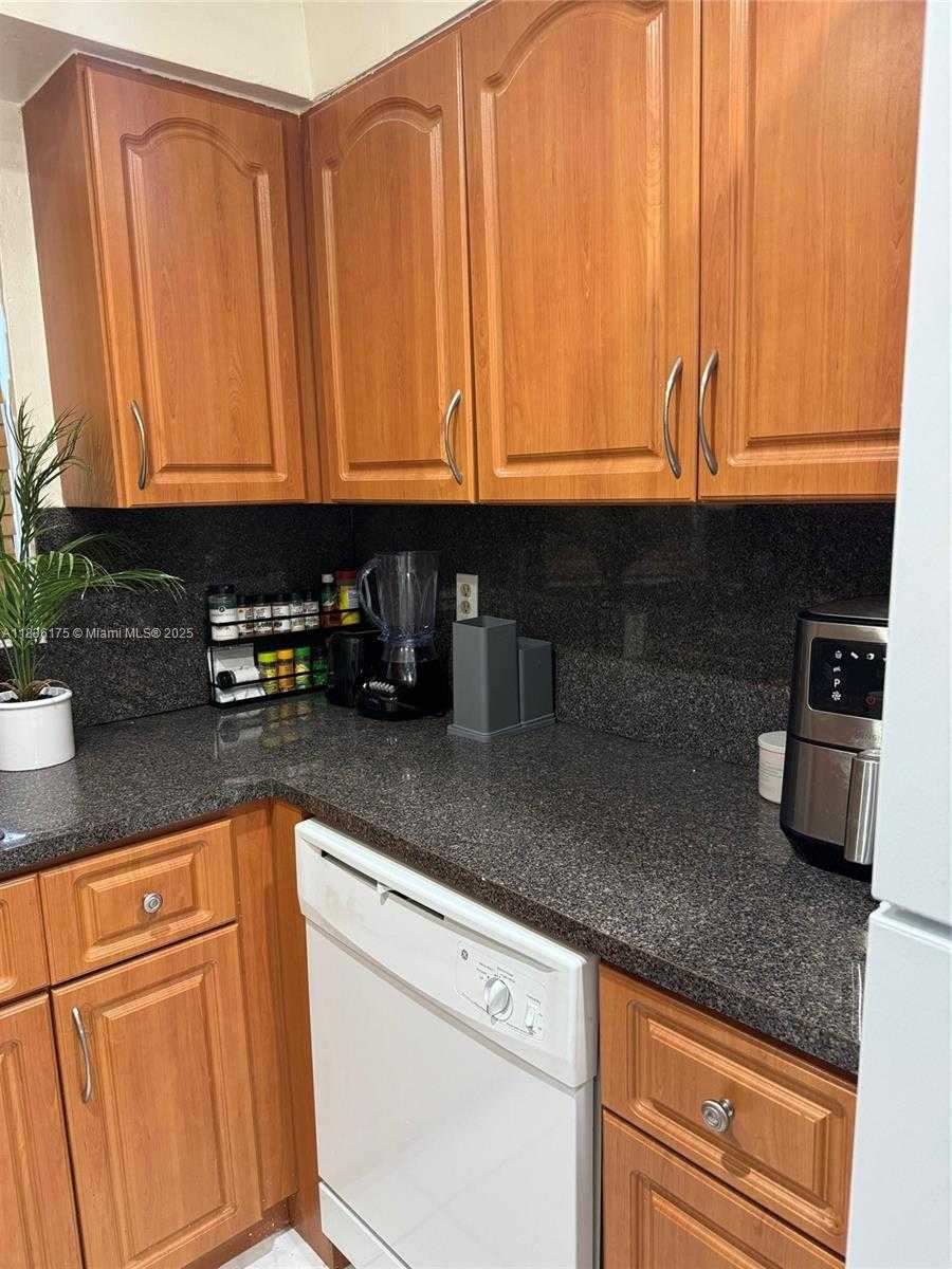 Small Image of 13500 NORTH EAST 3RD CT #109, North Miami Number 14