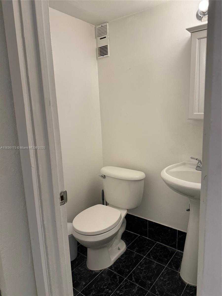 Small Image of 13500 NORTH EAST 3RD CT #109, North Miami Number 7