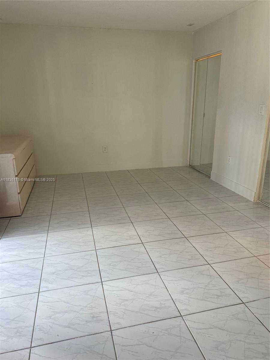 Small Image of 13500 NORTH EAST 3RD CT #109, North Miami Number 9