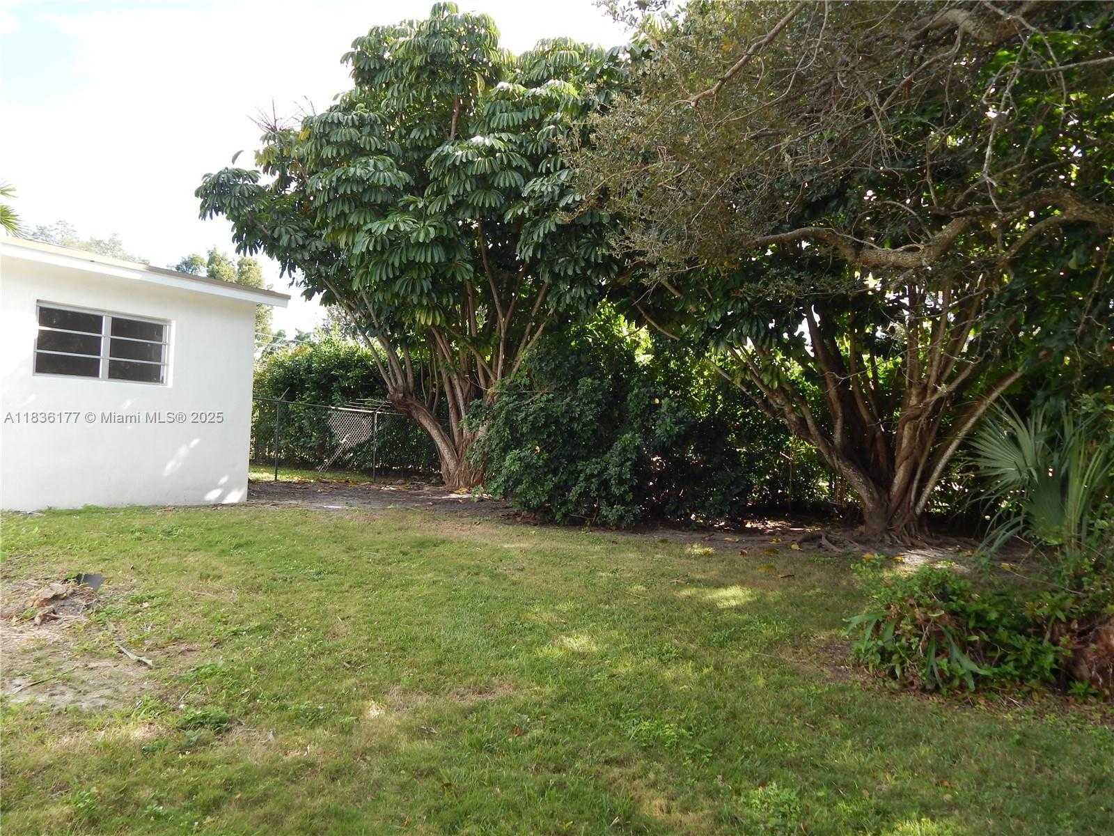 Small Image of 7800 SOUTH WEST 69TH AVE, Miami Number 18