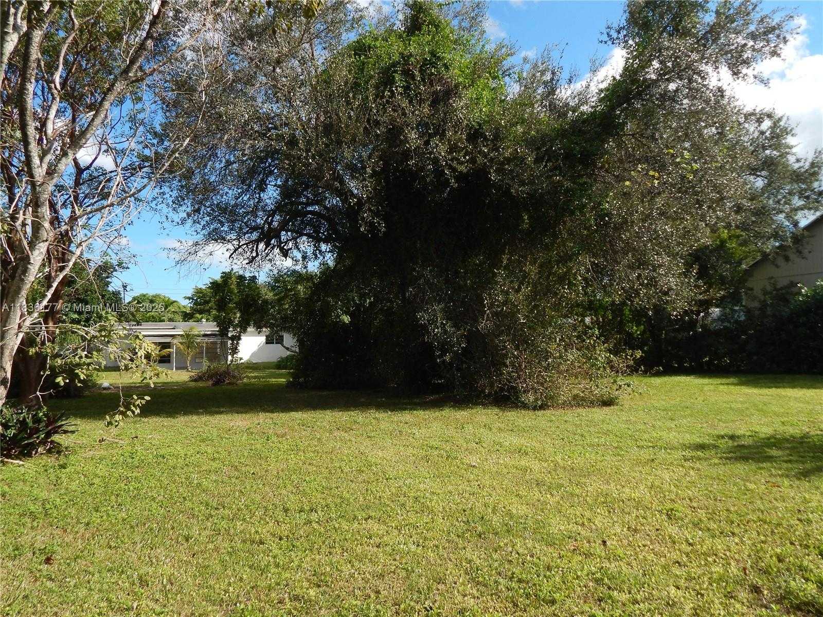 Small Image of 7800 SOUTH WEST 69TH AVE, Miami Number 21