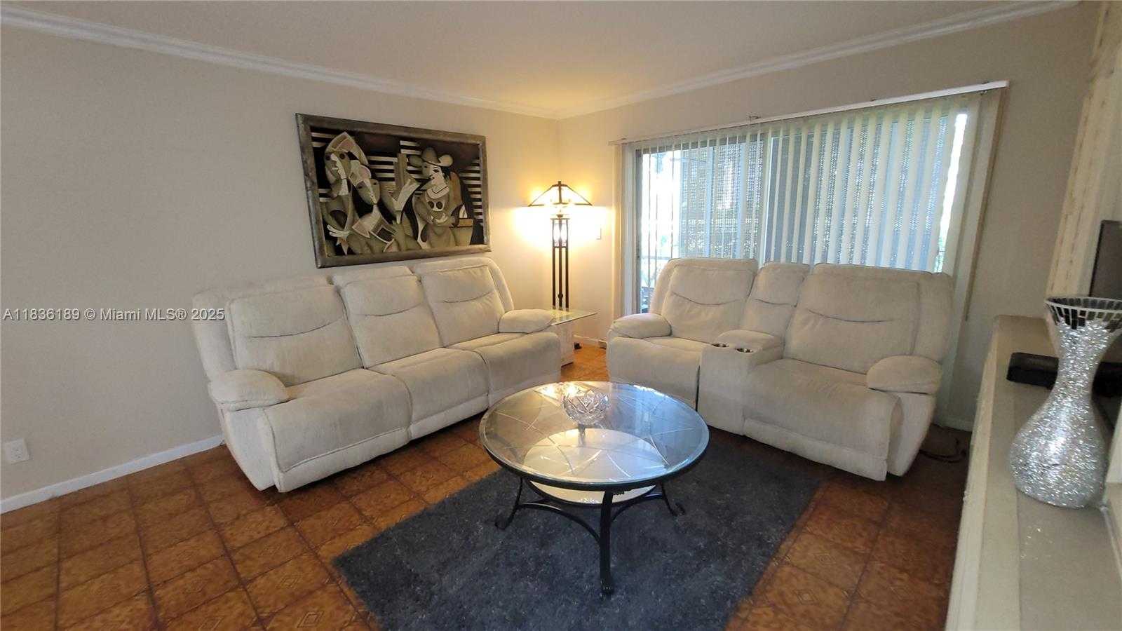Small Image of 4650 WASHINGTON ST #110, Hollywood Number 2