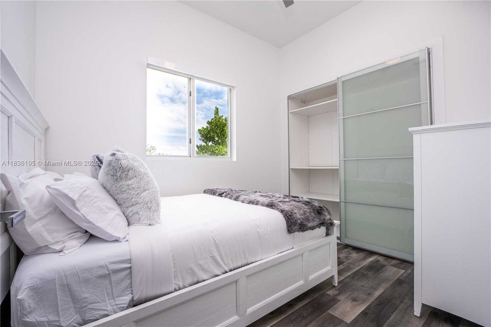 Small Image of 3461 SOUTH WEST 25TH ST #B, Miami Number 16