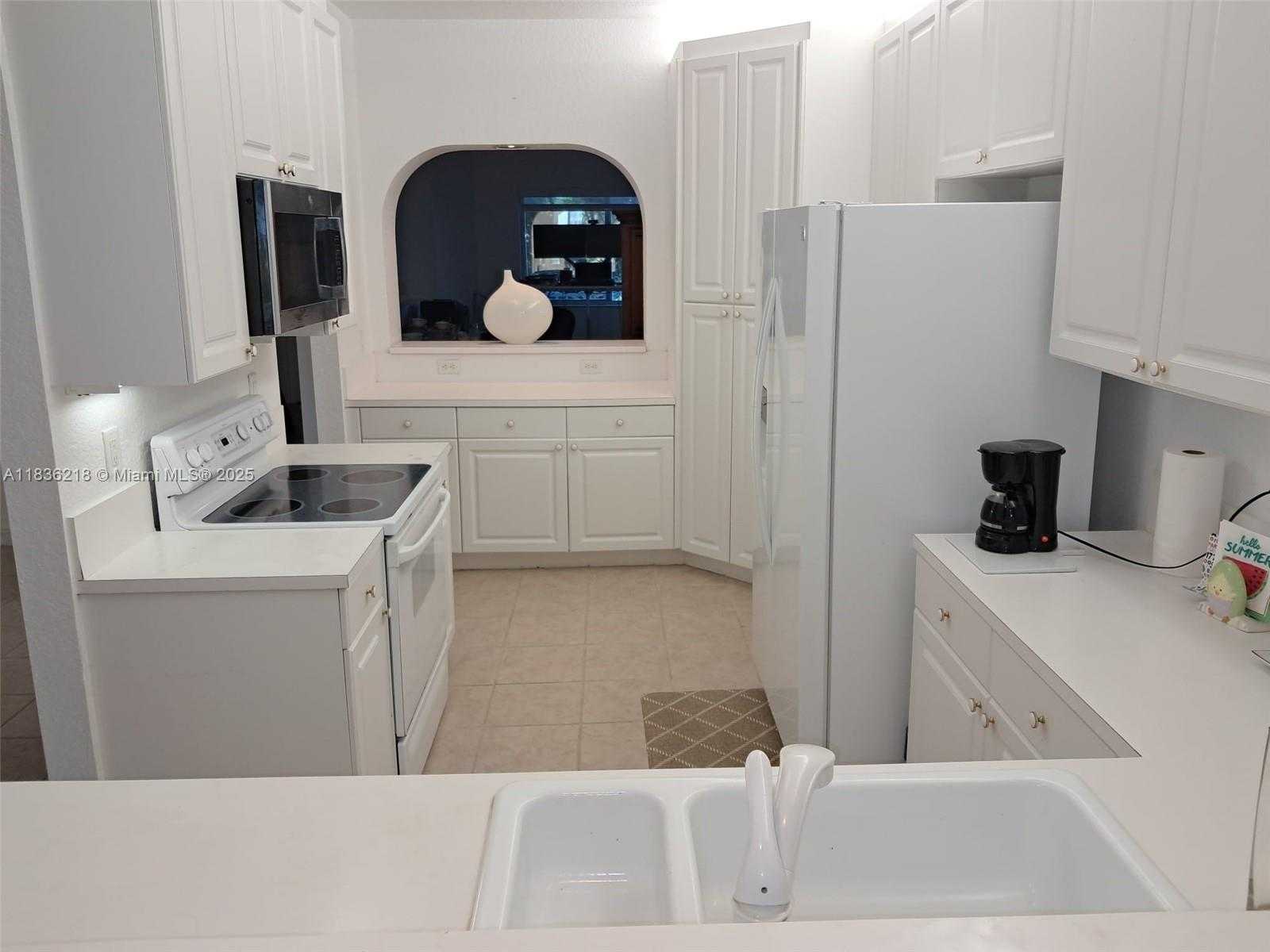 Small Image of 10710 NORTH WEST 66TH ST #305, Doral Number 13