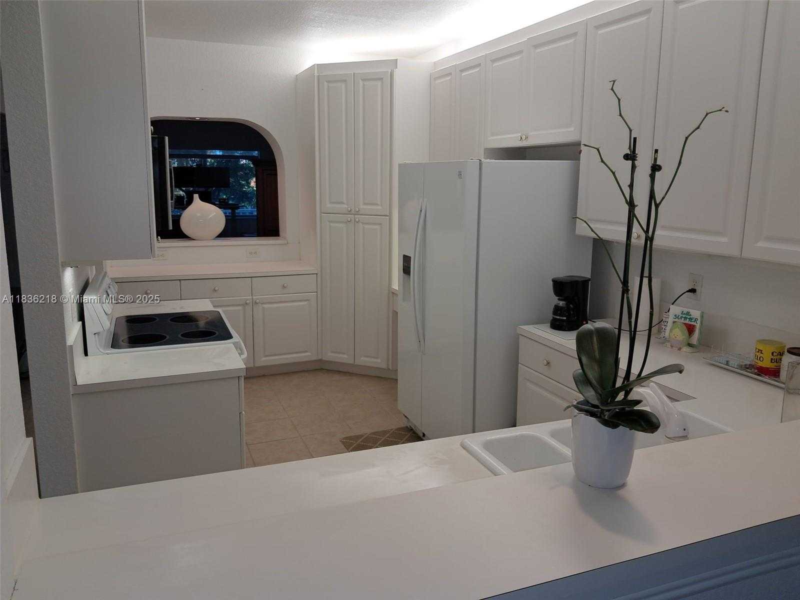 Small Image of 10710 NORTH WEST 66TH ST #305, Doral Number 14